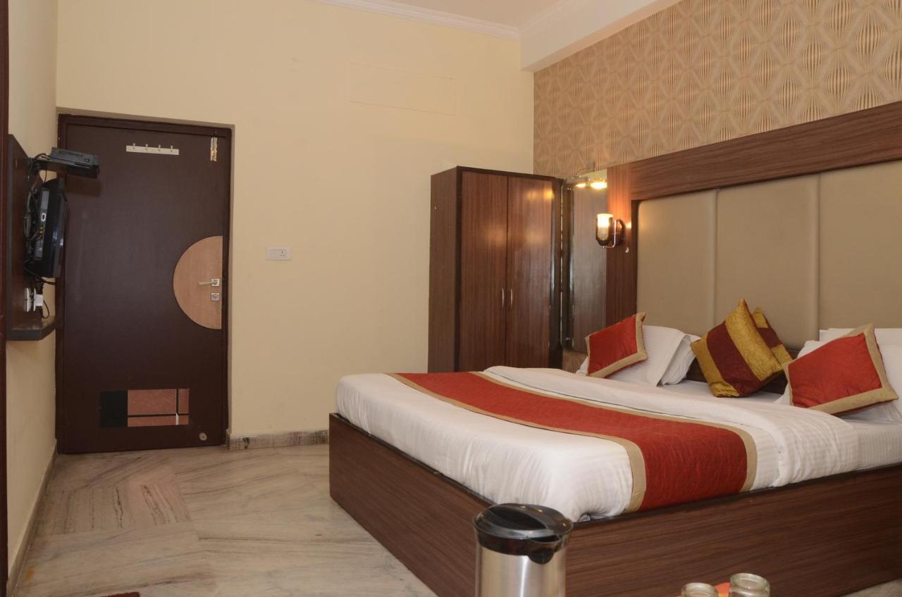 Kartikey Hotel 3*