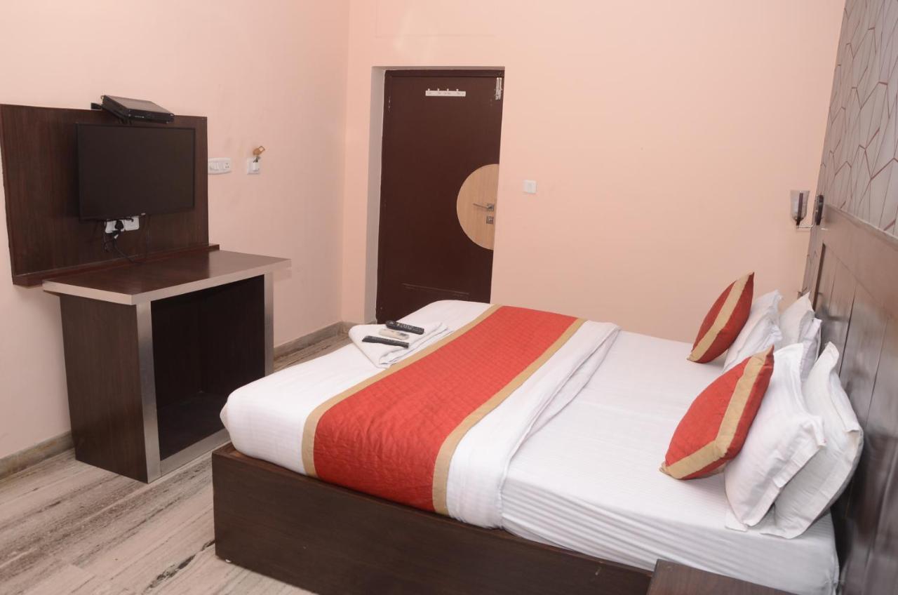 Kartikey Hotel 3*