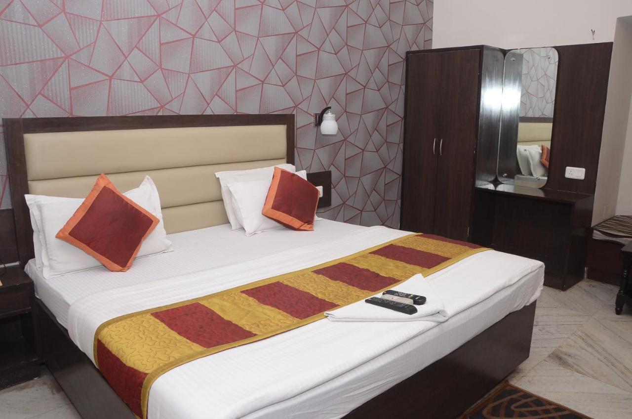 Kartikey Hotel 3*