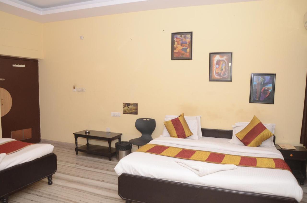 Kartikey Hotel 3*